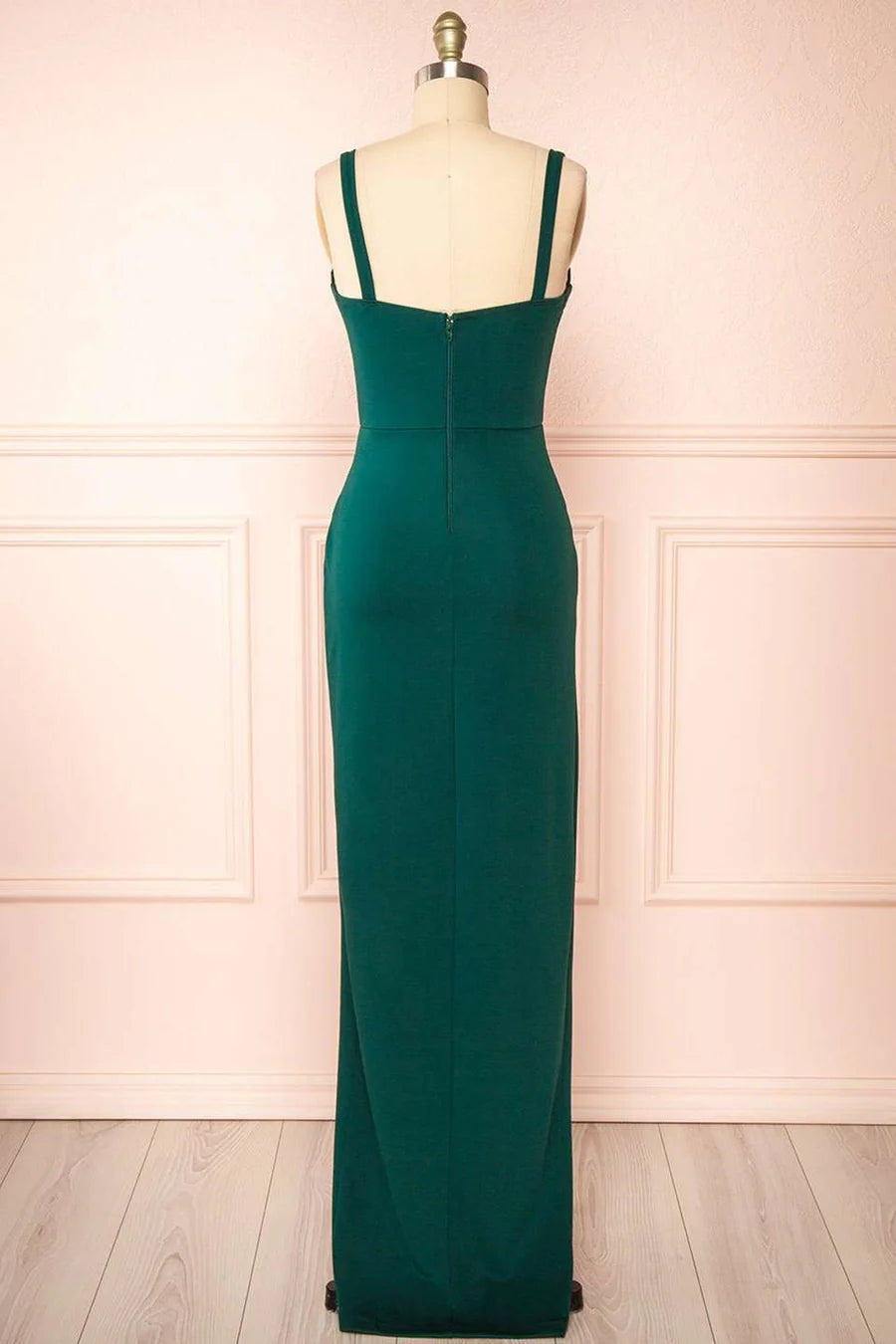 Vestido de fiesta con escote cuadrado, mangas descubiertas, corsé, tirantes y abertura
